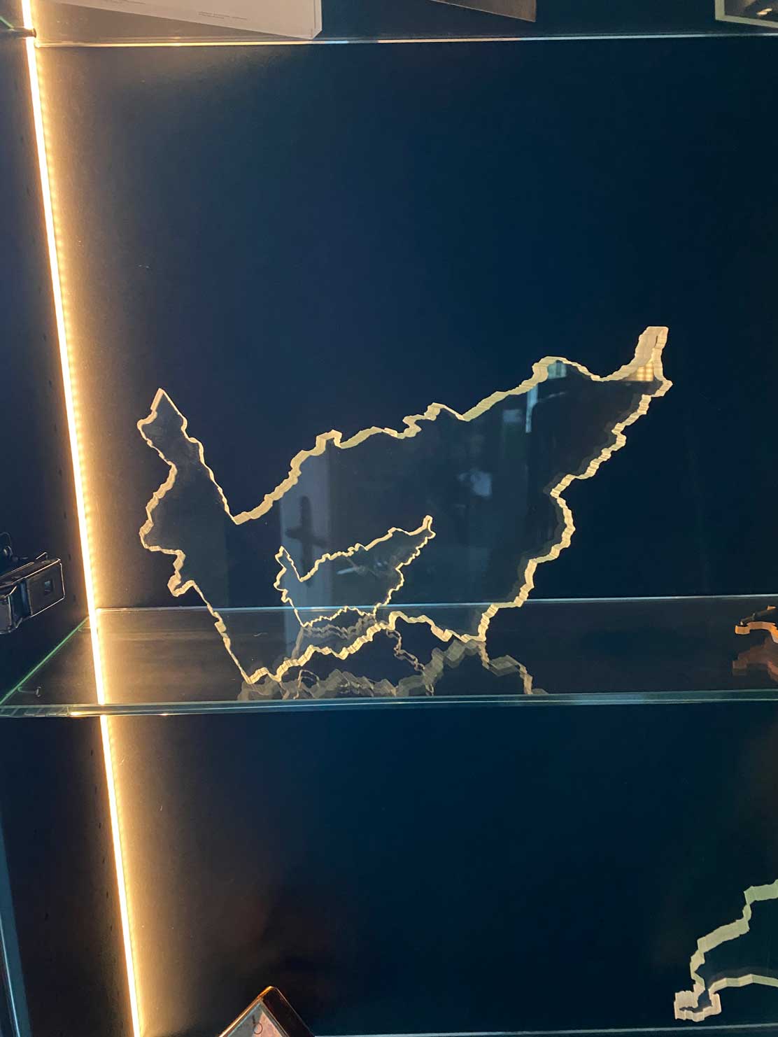 Découpe verre au jet d'eau pour des découpes sur mesure